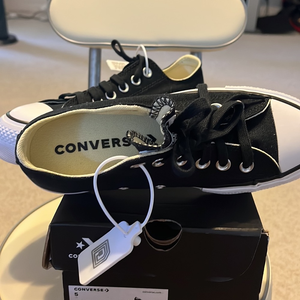 Chuck Taylor All Star Blk & Wh. Lift Platform Canvas Women’s LOW TOP Shoe Size 5